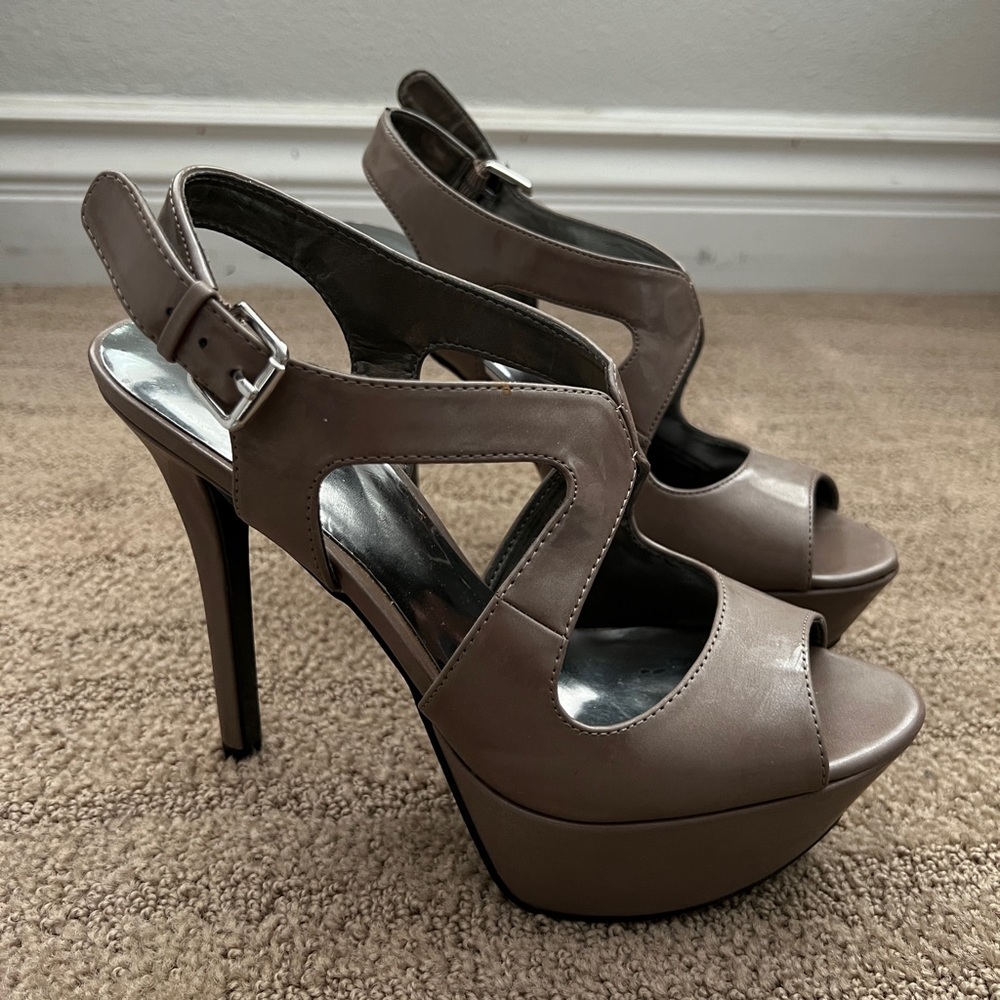 CARLOS Platform Heels